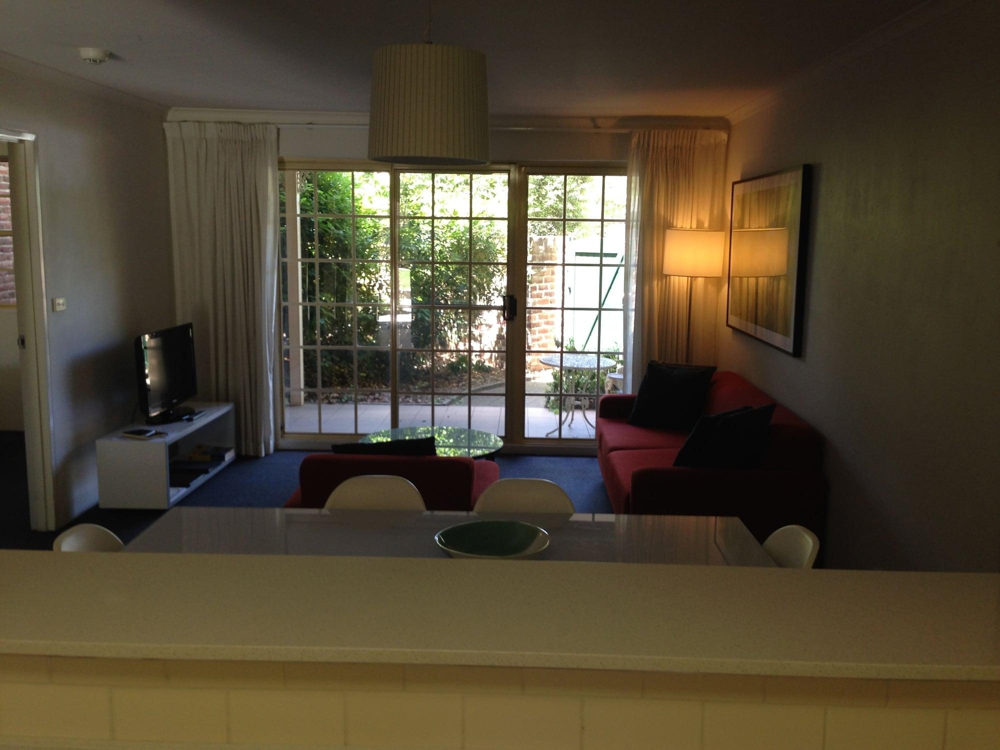 Adina Serviced Apartments Canberra Kingston Exterior foto