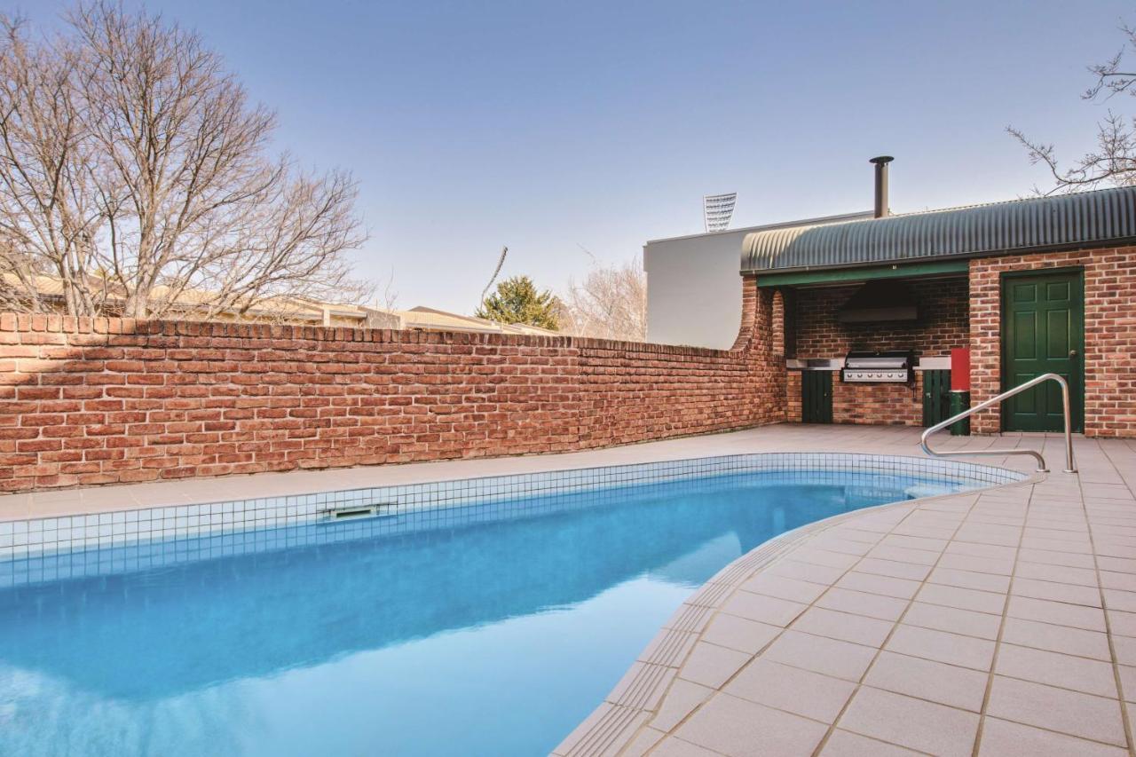 Adina Serviced Apartments Canberra Kingston Exterior foto